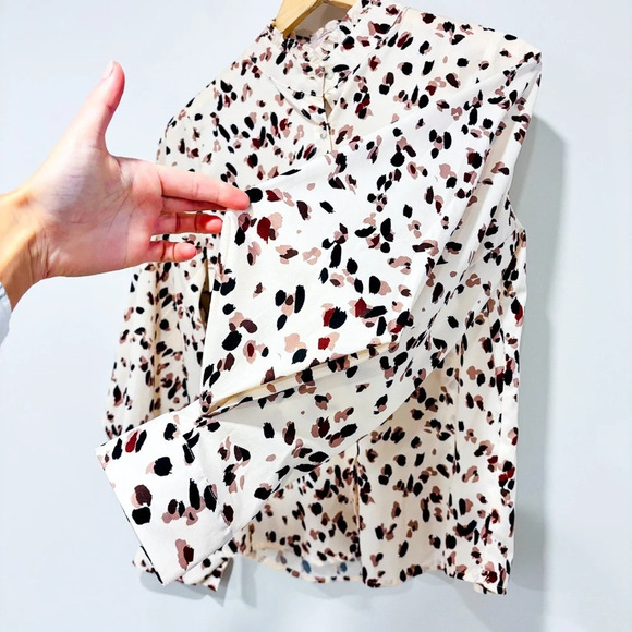 WOMANCE Beige leopard print blouse with puffed sleeves - Picture 6 of 8